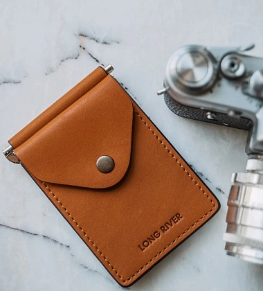 кожаный зажим для денег рыжего цвета