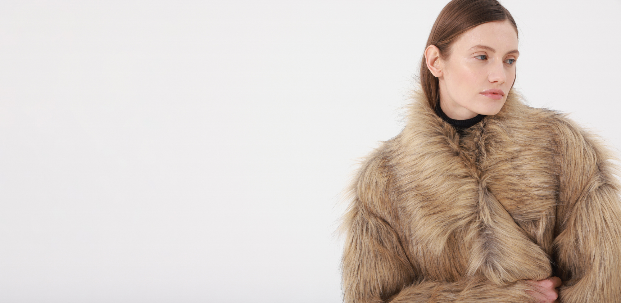 Пальто из экомеха