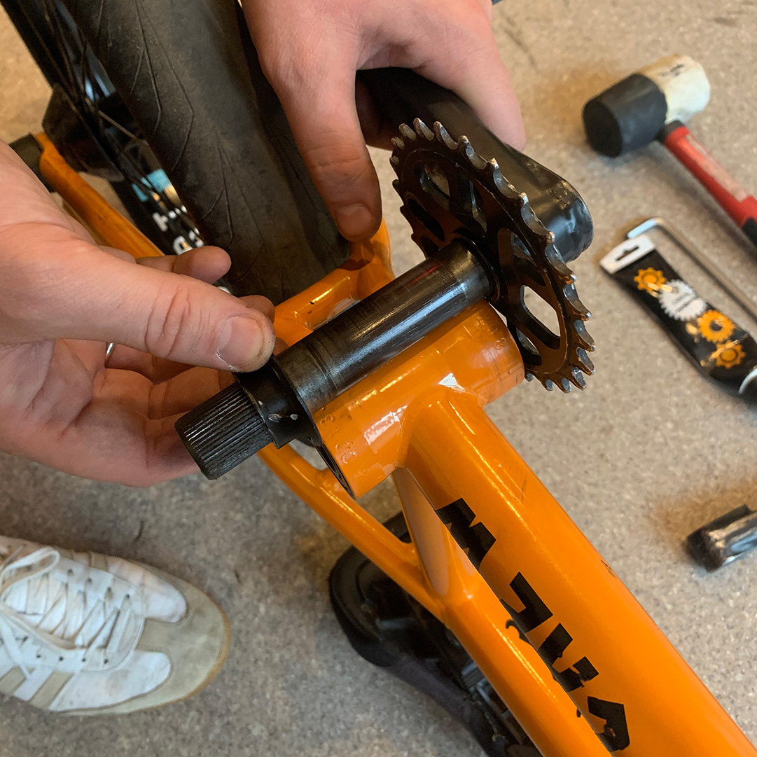 How to install the STRESS RAILHOP cranks correctly