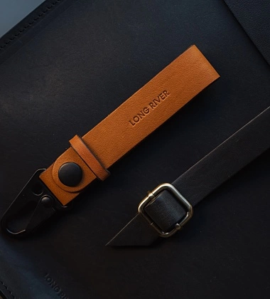 ремешок для ключей на руку из кожи