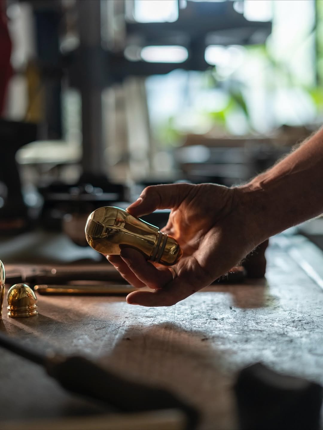 Дмитрий Глинка в мастерской Дмитрий Глинка в мастерской