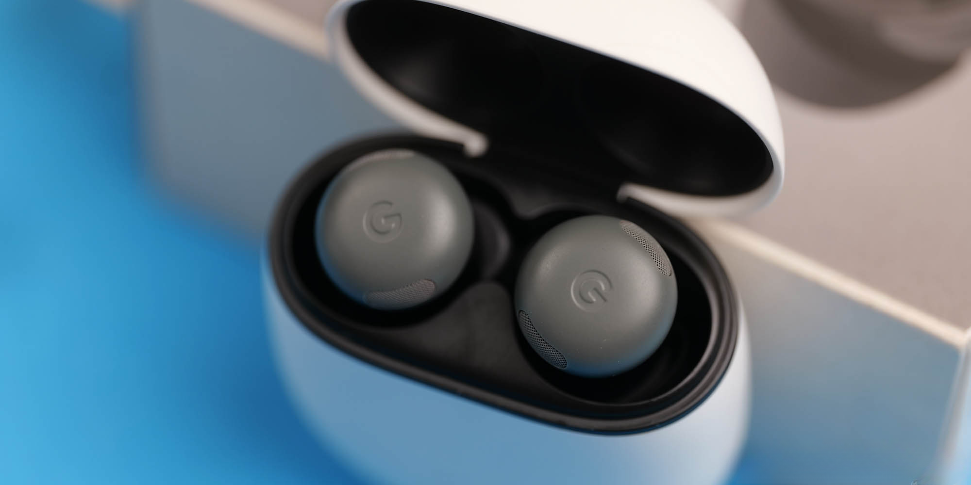 Сравнение Google Pixel Buds 2a и Google Pixel Buds Pro 2