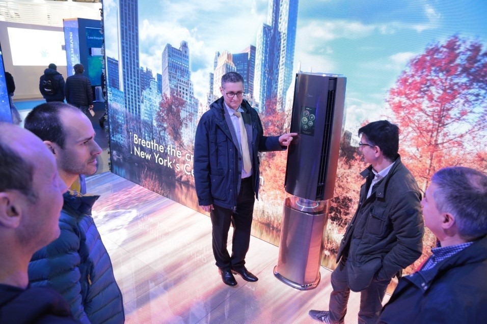 Умный кондиционер AirX презентован миланским представительством Midea Group Умный кондиционер AirX презентован миланским представительством Midea Group