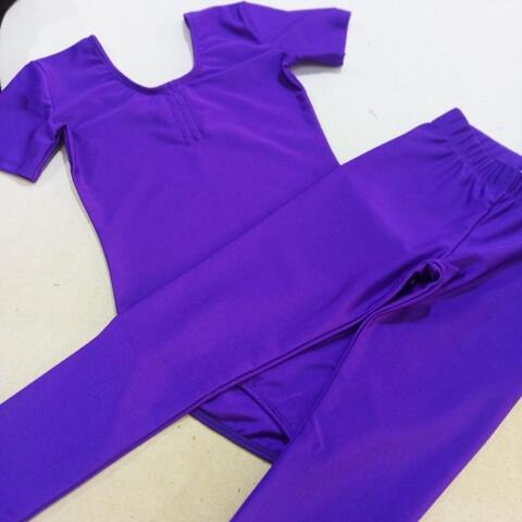 Отшили комплекты для коллектива: купальники, юбочки и лосины.