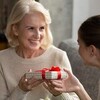 Дед Мороз для мамы: что подарить на Новый год 2023 