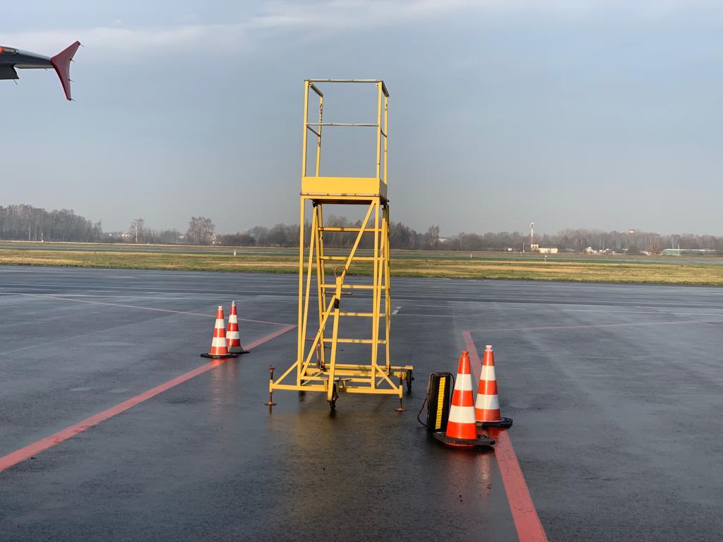 Наши конусы устроились работать в аэропорт г. Алматы Наши конусы устроились работать в аэропорт г. Алматы