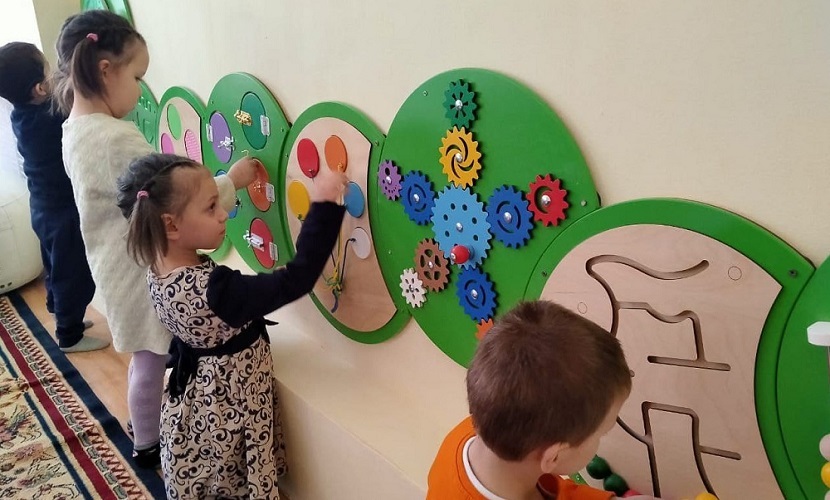 Тюменцы подарили игрушки собственного производства казахстанским детским домам