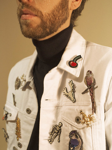 Броши Macon&Lesquoy в новогоднем фотопроекте на сайте Afisha Daily.ru декабрь 2015