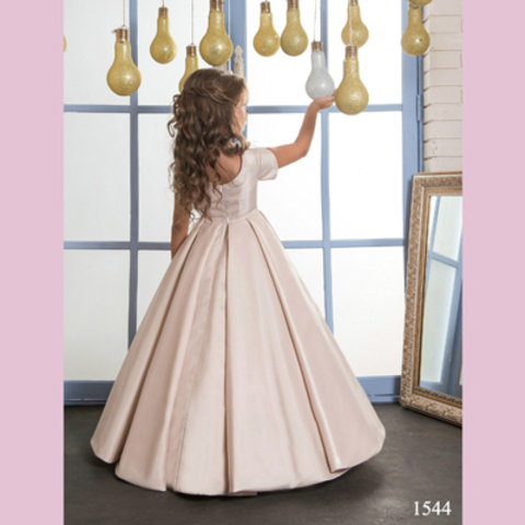 Платья к Новогодним праздникам мелким оптом