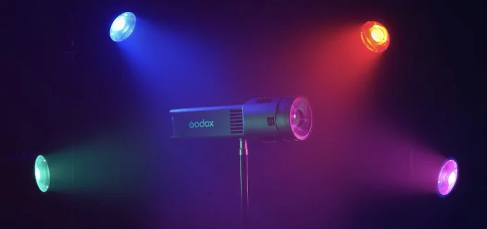 Новые 100Вт приборы от Godox