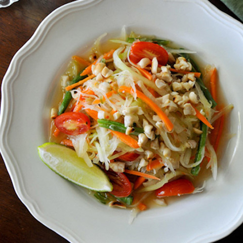 Готовое блюдо — Тайский салат Сом Там