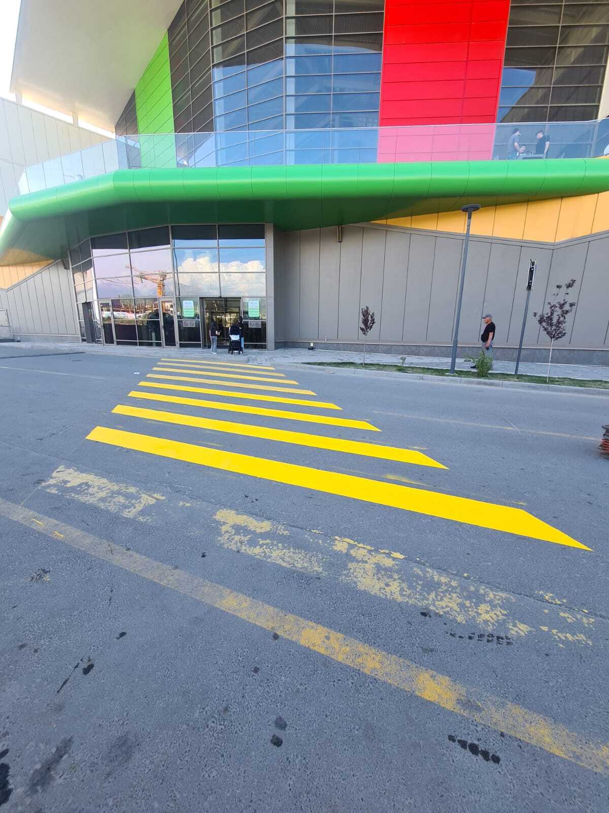 Продолжаются работы PreaLux на территории Aport Mall East Продолжаются работы PreaLux на территории Aport Mall East