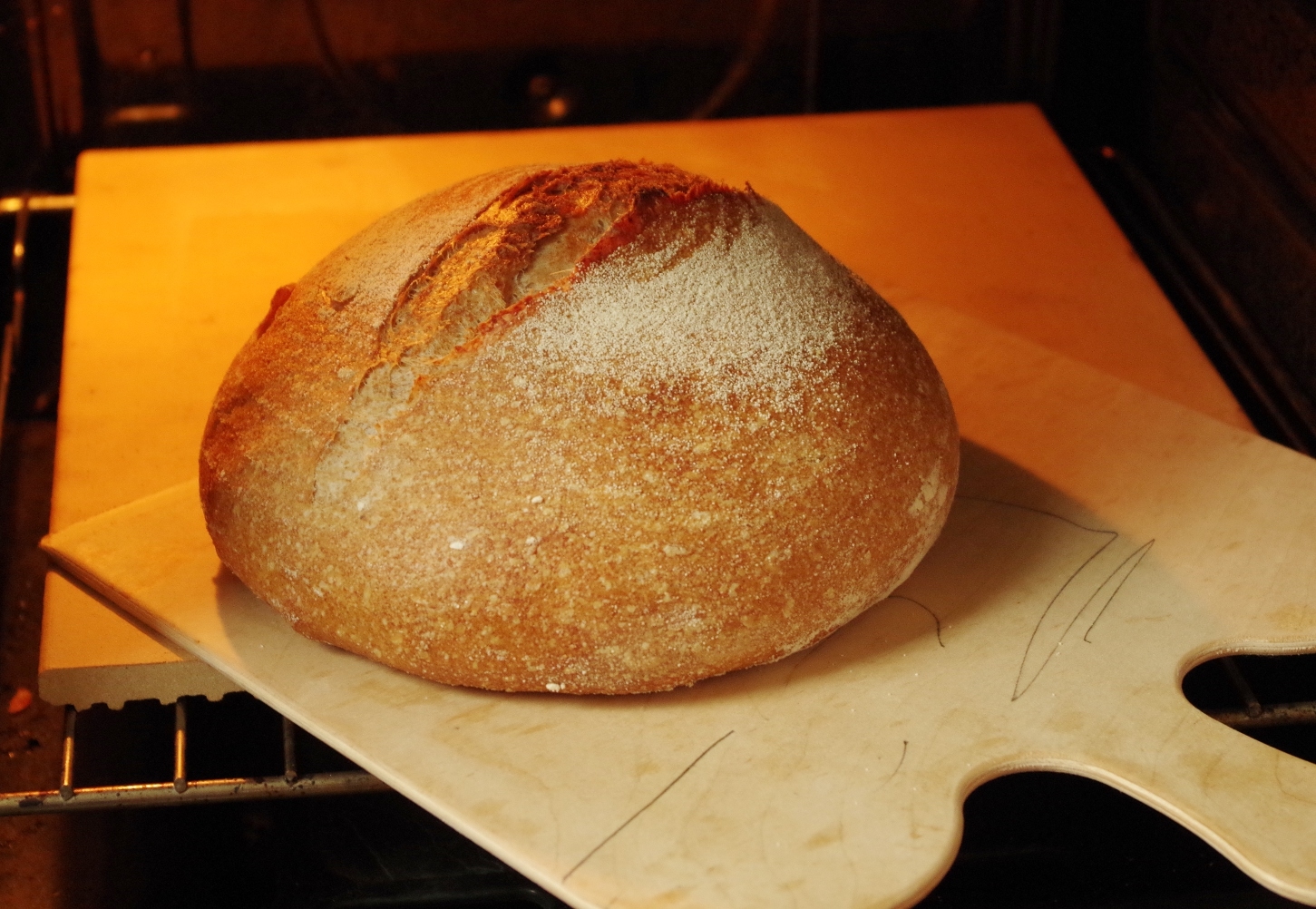 Печь хлеб в форме. Хлеб в печи. Домашний хлеб из печи. Выпечка хлеба в русской печи. Пышный хлеб на закваске.