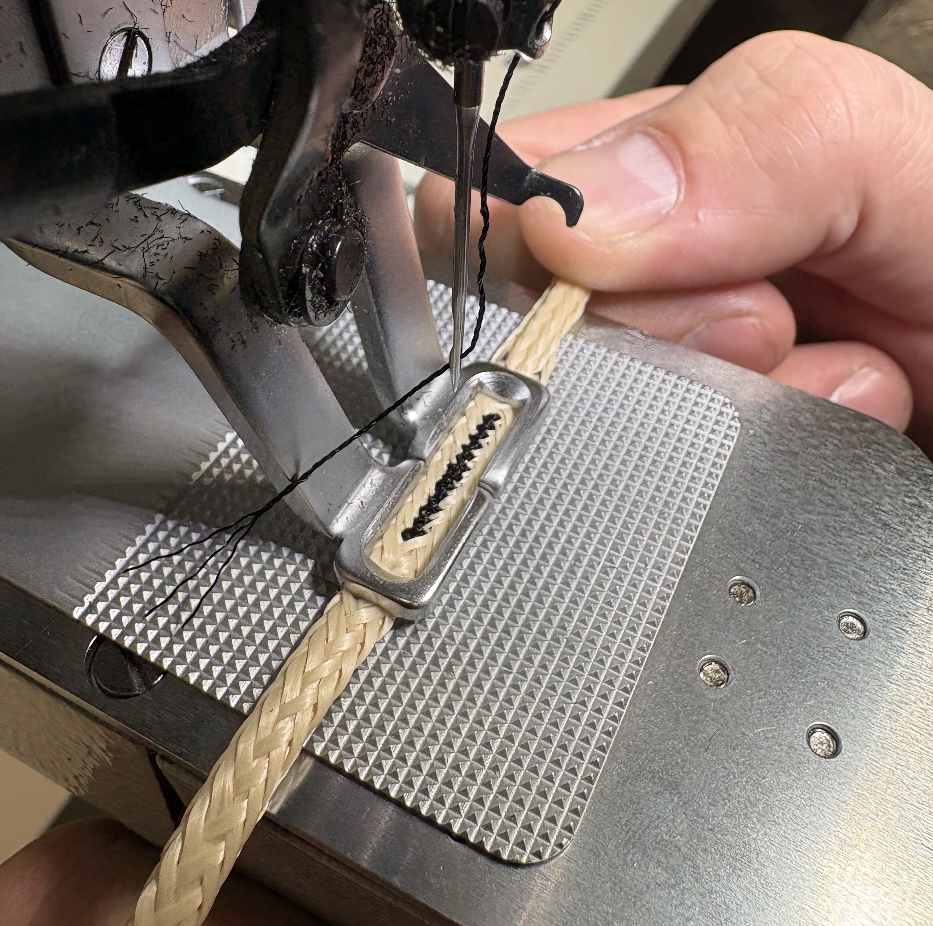 Замена парашютных строп (Reline)