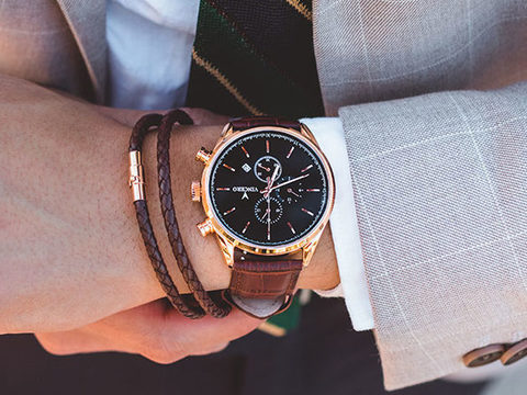 Легче легкого: как сочетать часы и браслеты – советы стилиста (ВИДЕО)