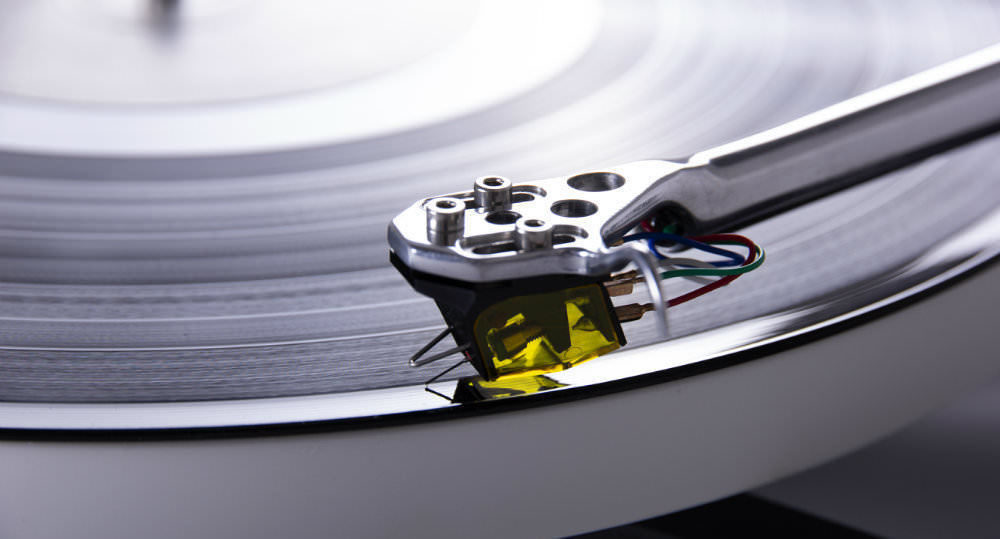 Неодимовые магниты в картридже алмазной иглы проигрывателя музыки Неодимовые магниты в картридже алмазной иглы проигрывателя музыки