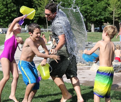 Как весело и с пользой проводить время с ребенком летом?