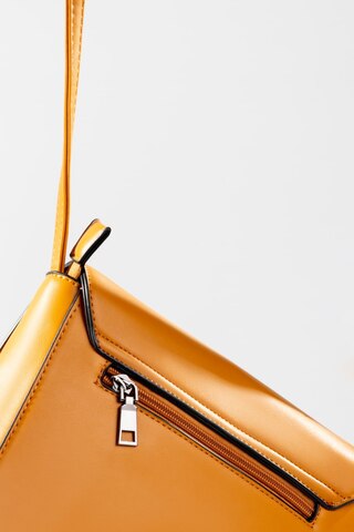 Какие бывают застежки у сумок и какая надежнее