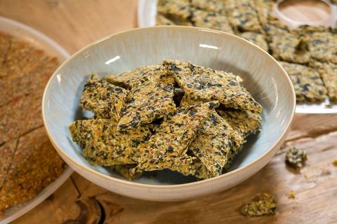 Безглютеновые хлебцы с водорослями вакаме