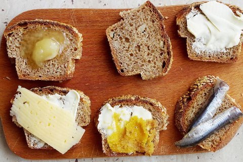 Цельнозерновые картофельные хлебцы с черным перцем