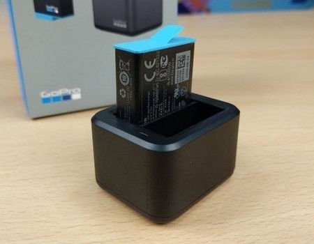 HERO9 Black - Двойное зарядное устройство + аккумулятор HERO9 Black - Двойное зарядное устройство + аккумулятор