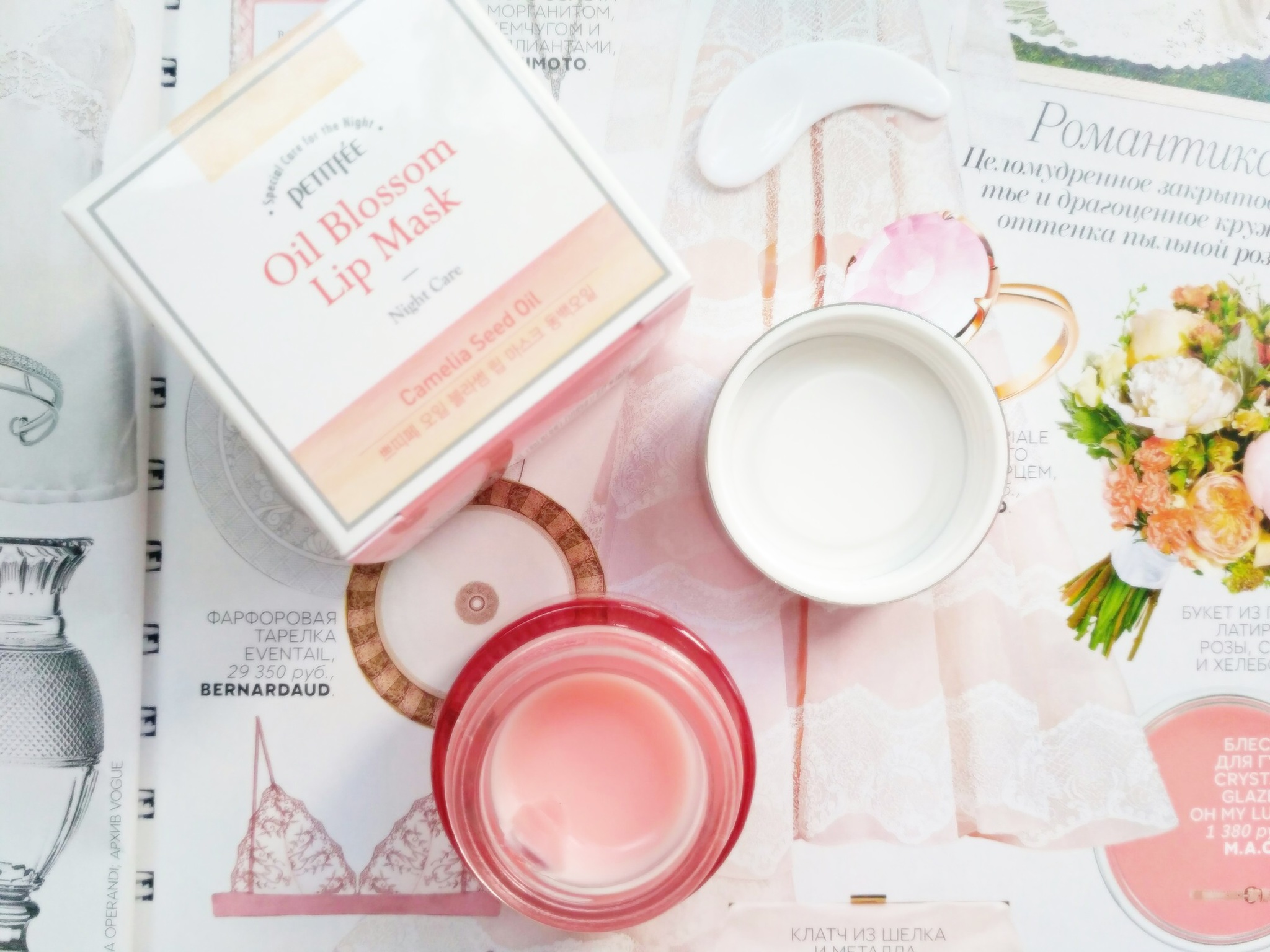 Ночная маска для губ PETITFEE  Oil Blossom Lip mask (Camellia seed oil)