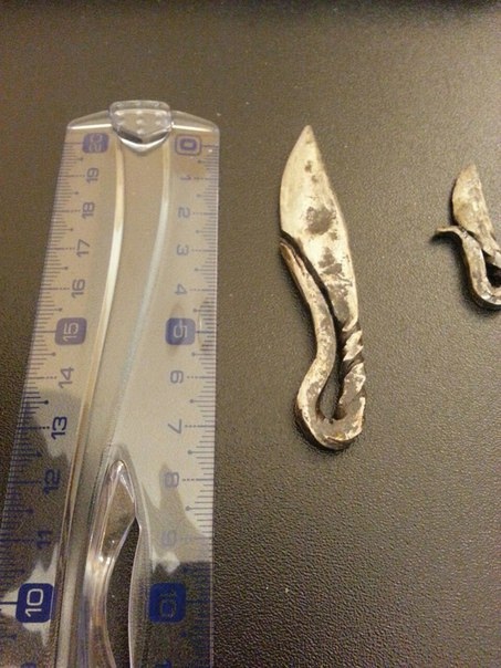 Ночь . Проваливаюсь в долгожданный сон. Кто-то в защитный периметр долбится. И кого нелегкая принесла?