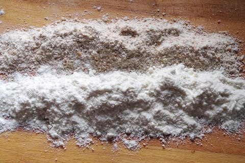 Серое на белом