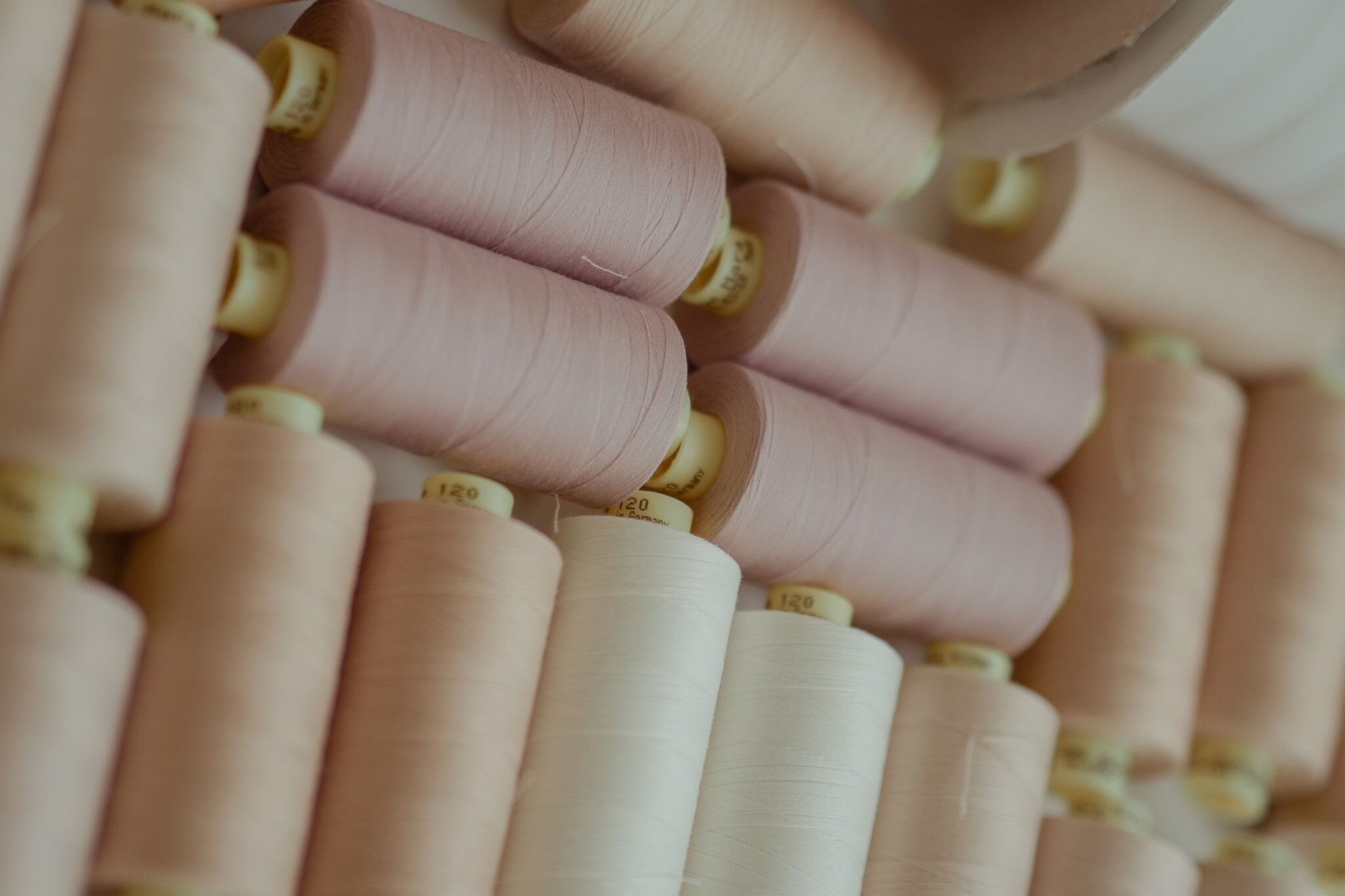 Какие нитки использовать при пошиве нижнего белья?