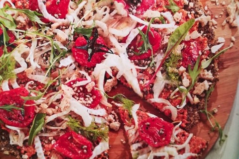 Новогодняя пицца с фенхелем и овощами