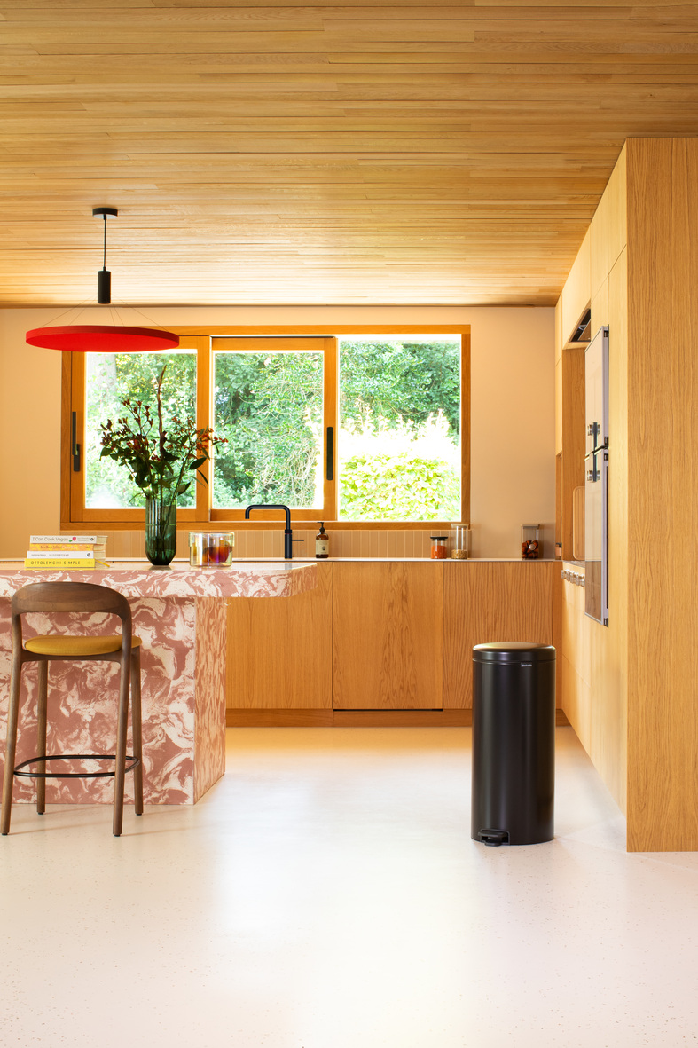 Зимние следы в доме