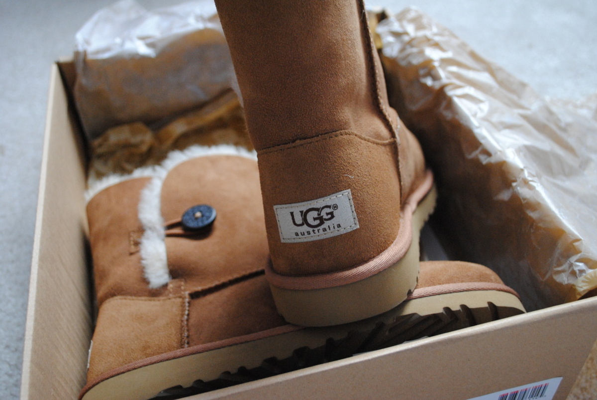 UGG Australia. 2022