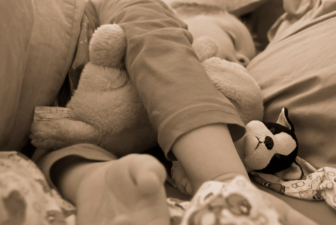 Совместный сон с ребёнком: кому и зачем он нужен, и как долго может продолжаться?