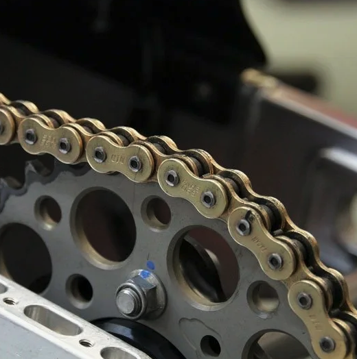 Уход за цепью мотоцикла: полный гайд по чистке, смазке и замене звёзд