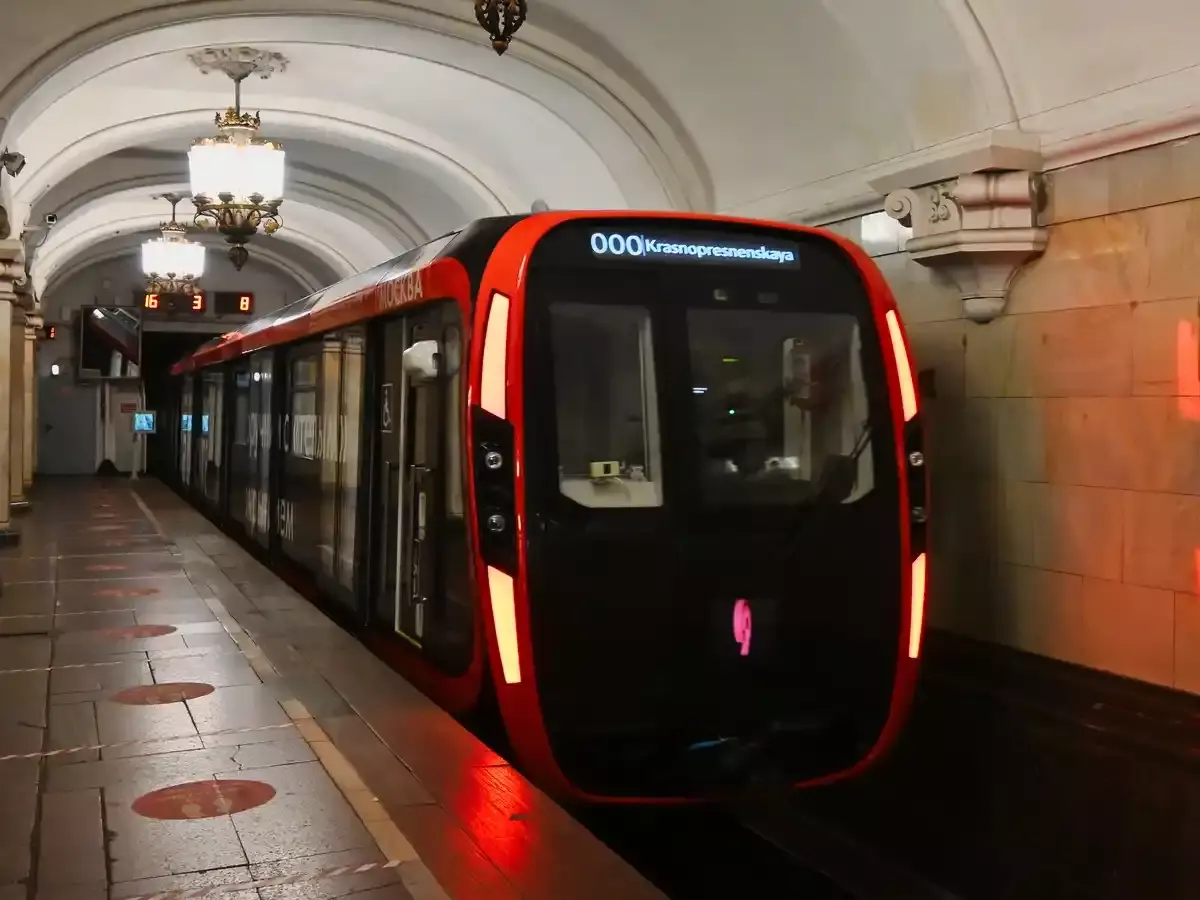 Метро нового времени. Вагон метро 2020. Метропоезд Москва 2020. Метровагон Москва 2020. Поезд метро Москва 2020.