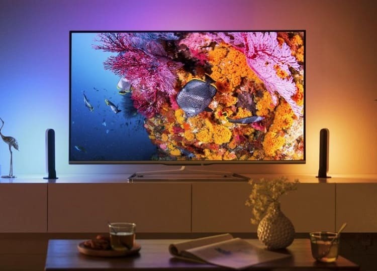 Топ телевизоров 2023 55 дюймов. Телевизор Philips 85 дюймов. Телевизор Philips Ambilight баннер. Телевизор Samsung Smart. Современные телевизоры OLED.