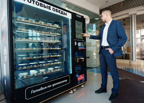 Новый формат питания в офисах: вендинговые автоматы с готовыми обедами