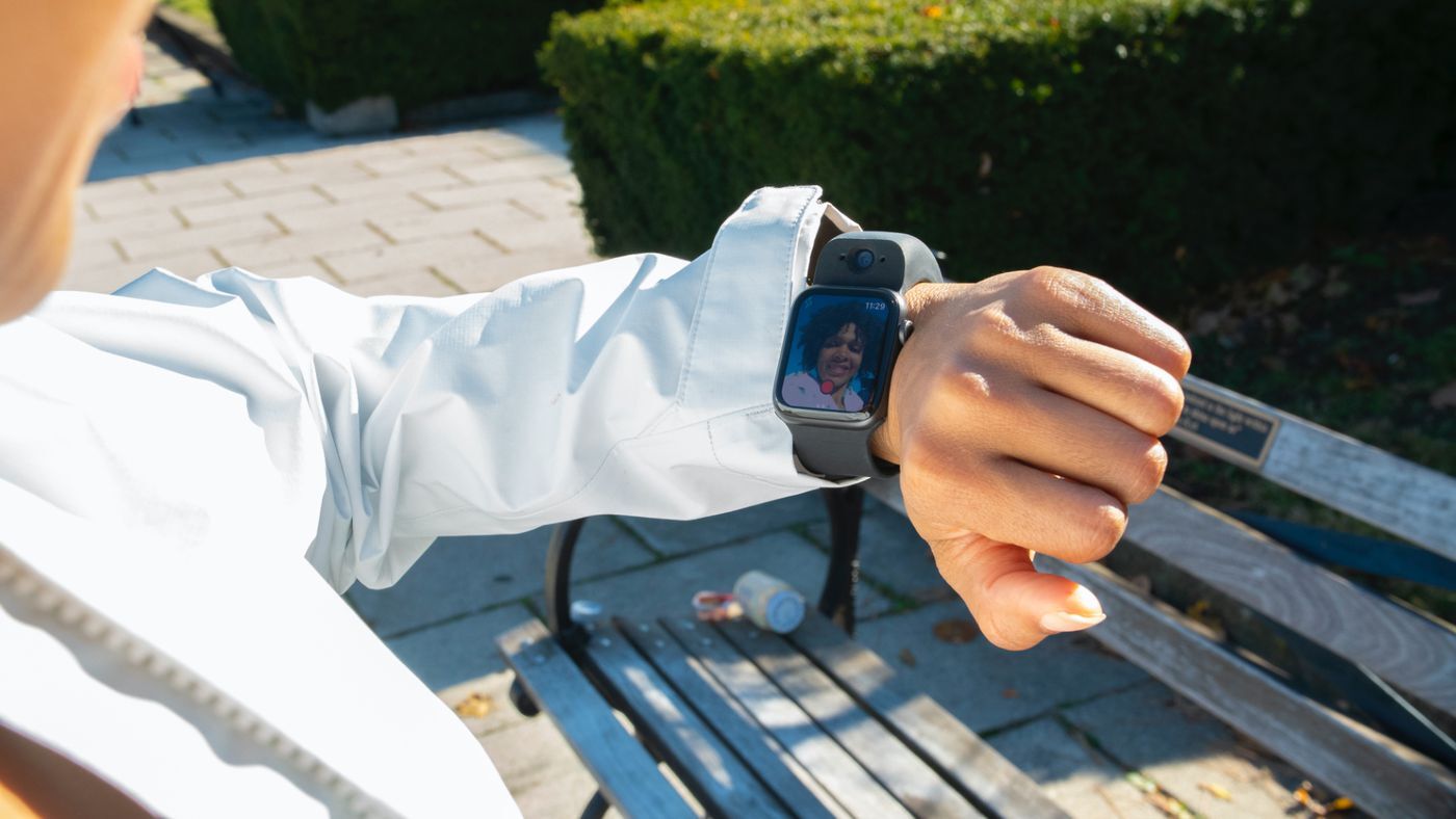 Добавление селфи-камеры в умных часах Apple Watch может улучшить ...