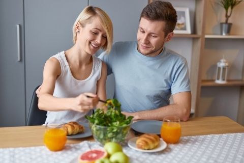 Антивозрастная диета: что есть мужчинам, а что — женщинам, чтобы оставаться молодыми