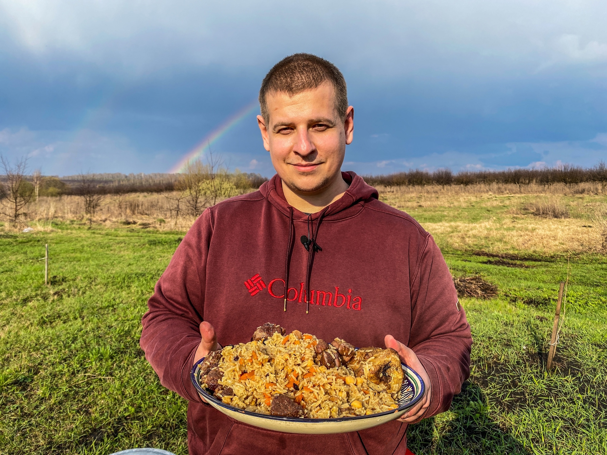 Обожгли чугунный казан и приготовили узбекский плов на природе