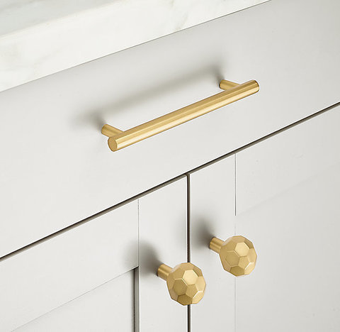 Какие формы дверных ручек отличаются наибольшей эргономичностью?