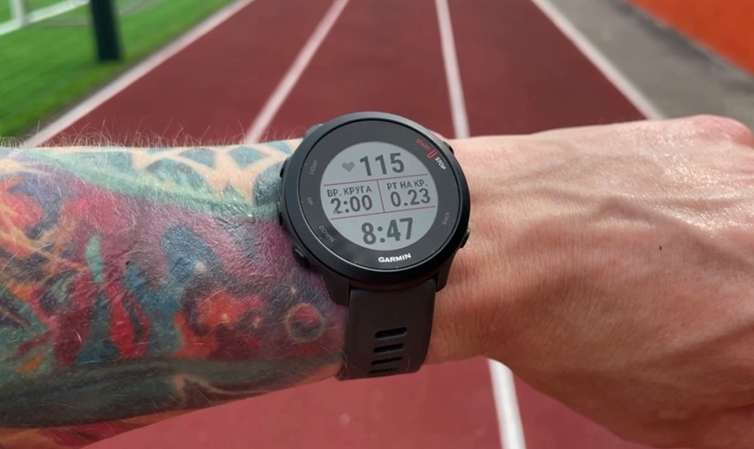 Обзор часов Garmin Forerunner 55