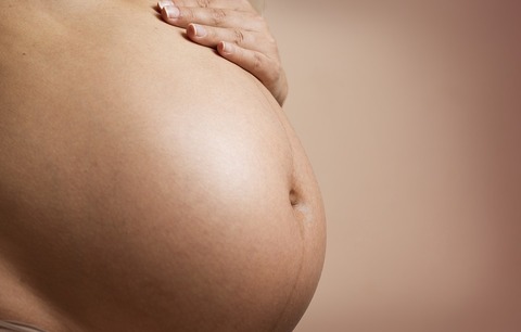 Как правильно ухаживать за кожей во время беременности, чтобы не навредить малышу?!