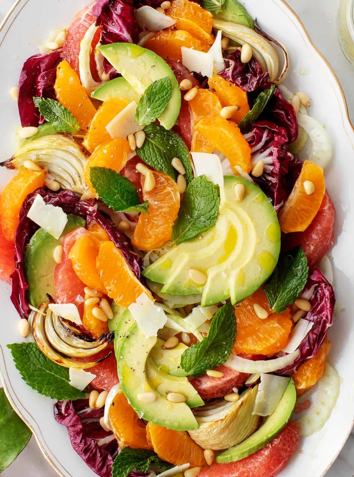 Цитрусовый салат с фенхелем и авокадо
