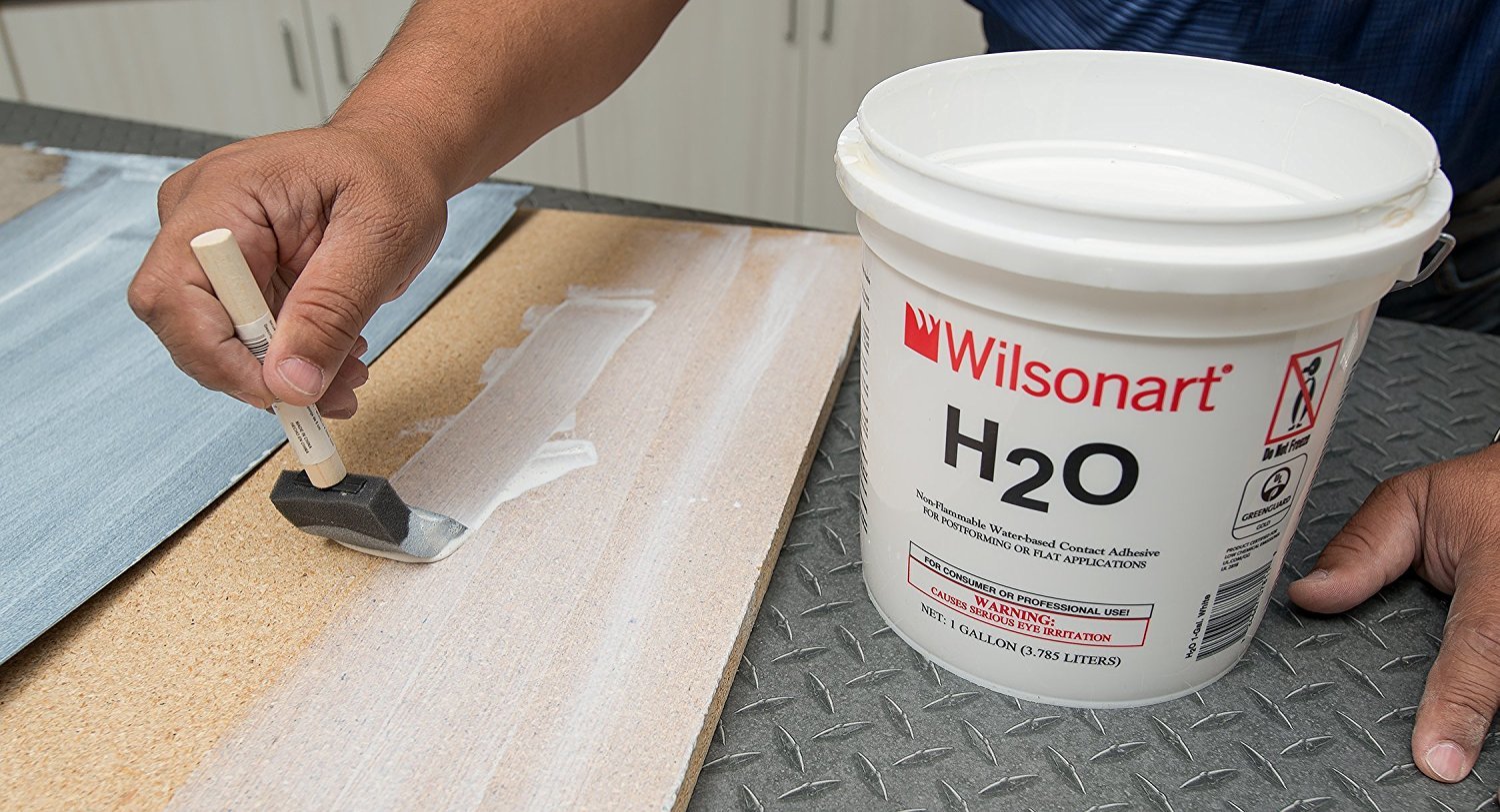 Контактный клей может быть экологичным! WILSONART H2O – новый контактный клей на водной основе. Контактный клей может быть экологичным! WILSONART H2O – новый контактный клей на водной основе.