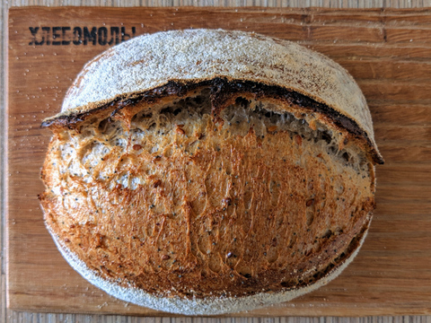 Хлеб с маком и льном на закваске