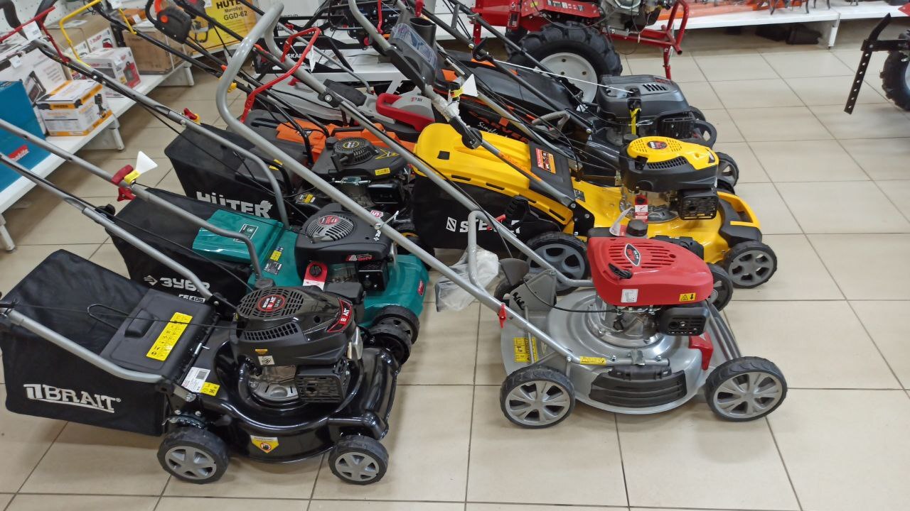 Новое поступление газонокосилок!
