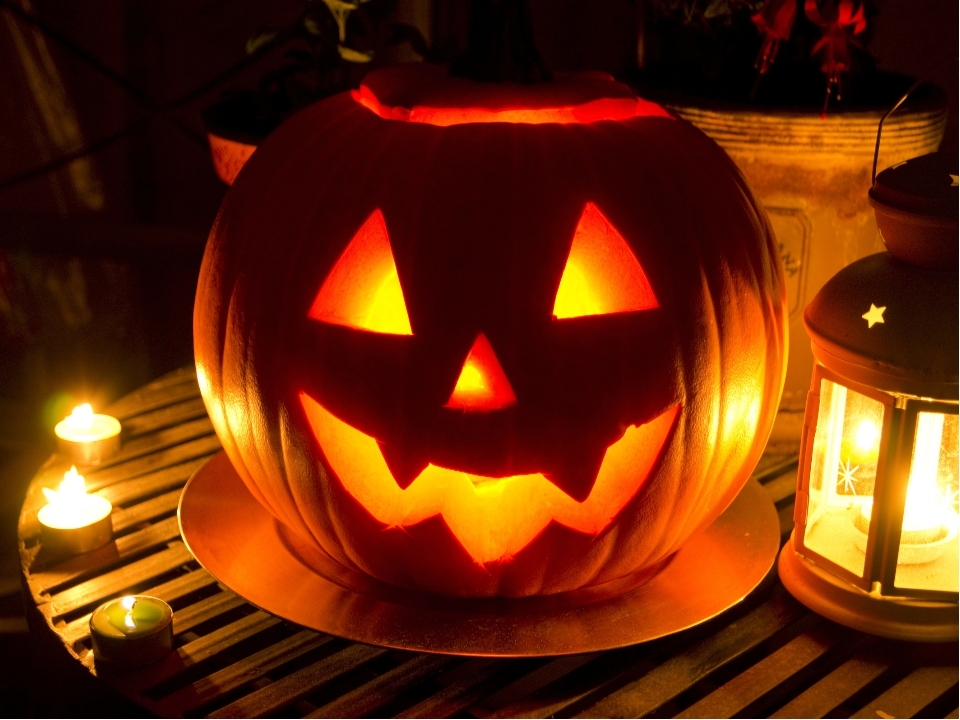 Как сделать тыкву на Хэллоуин с Led мерцающими свечами