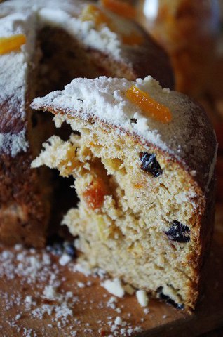 Штоллен и цельнозерновые панеттоне на закваске