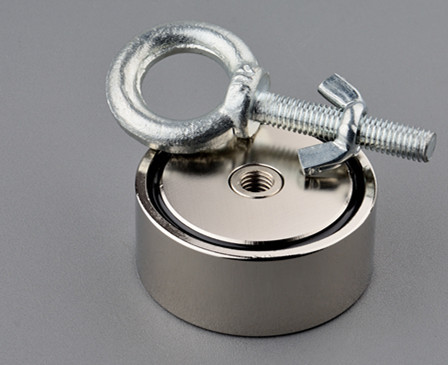 Чистка русла реки при помощи поисковых магнитов дала результат Чистка русла реки при помощи поисковых магнитов дала результат